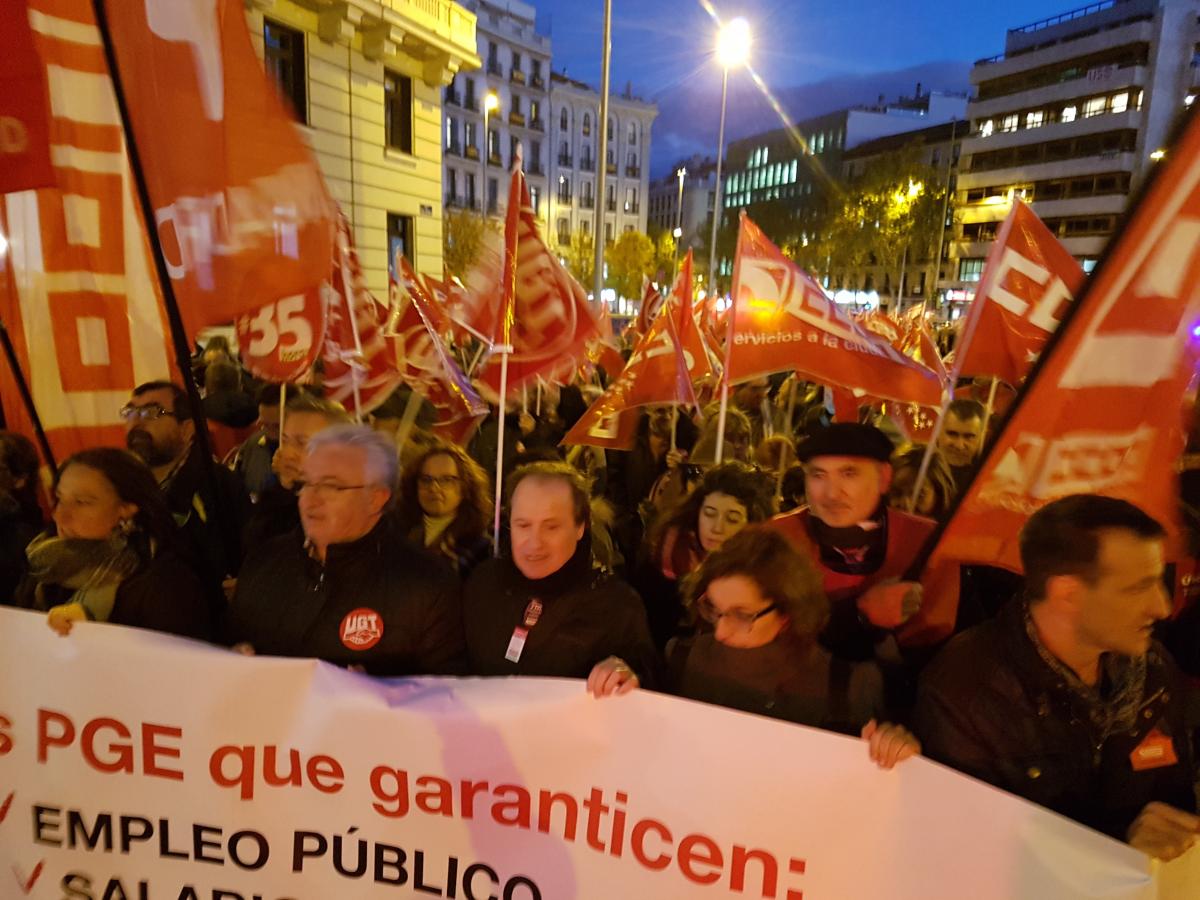 Cabecera de la Manifestación de hoy, en defensa de lo Público y de los derechos laborales de los empleados y empleadas públicas
