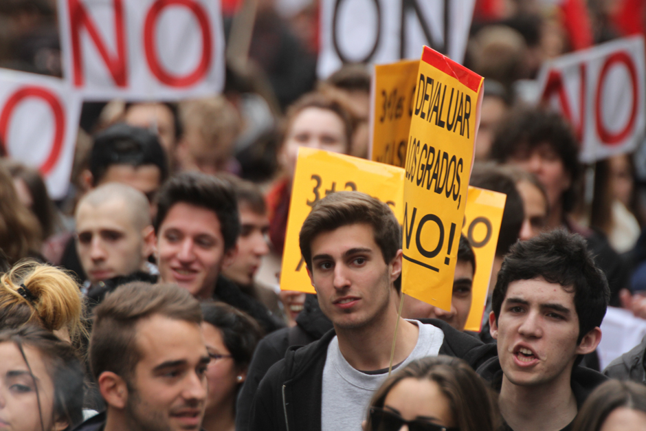 Manifestación de estudiantes contra la reforma de grados universitarios, Madrid #Noal3mas2