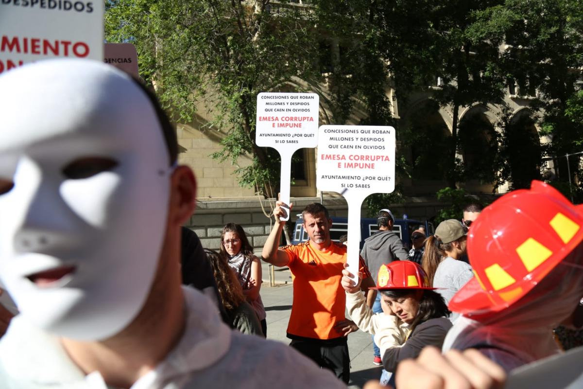 La plantilla de intervención en los túneles se ha concentrado este viernes ante el Ayuntamiento de Madrid