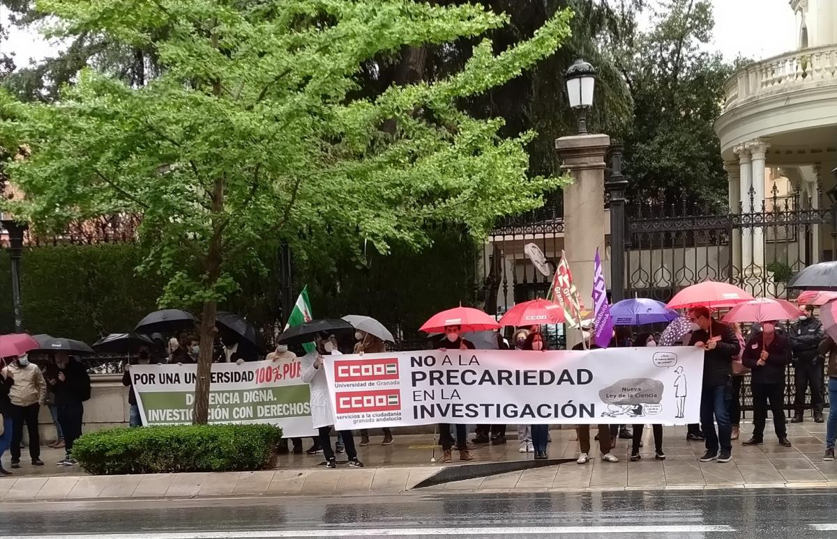 Concentración contra la reforma de la Ley de Ciencia (Granada).