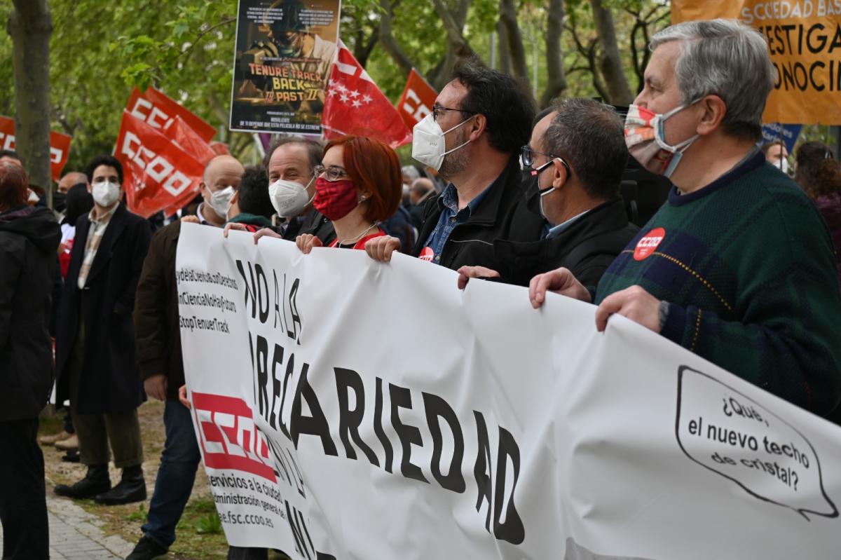 Concentración frente al Ministerio de Ciencia e Innovación, en Madrid, contra la reforma de la Ley de Ciencia.