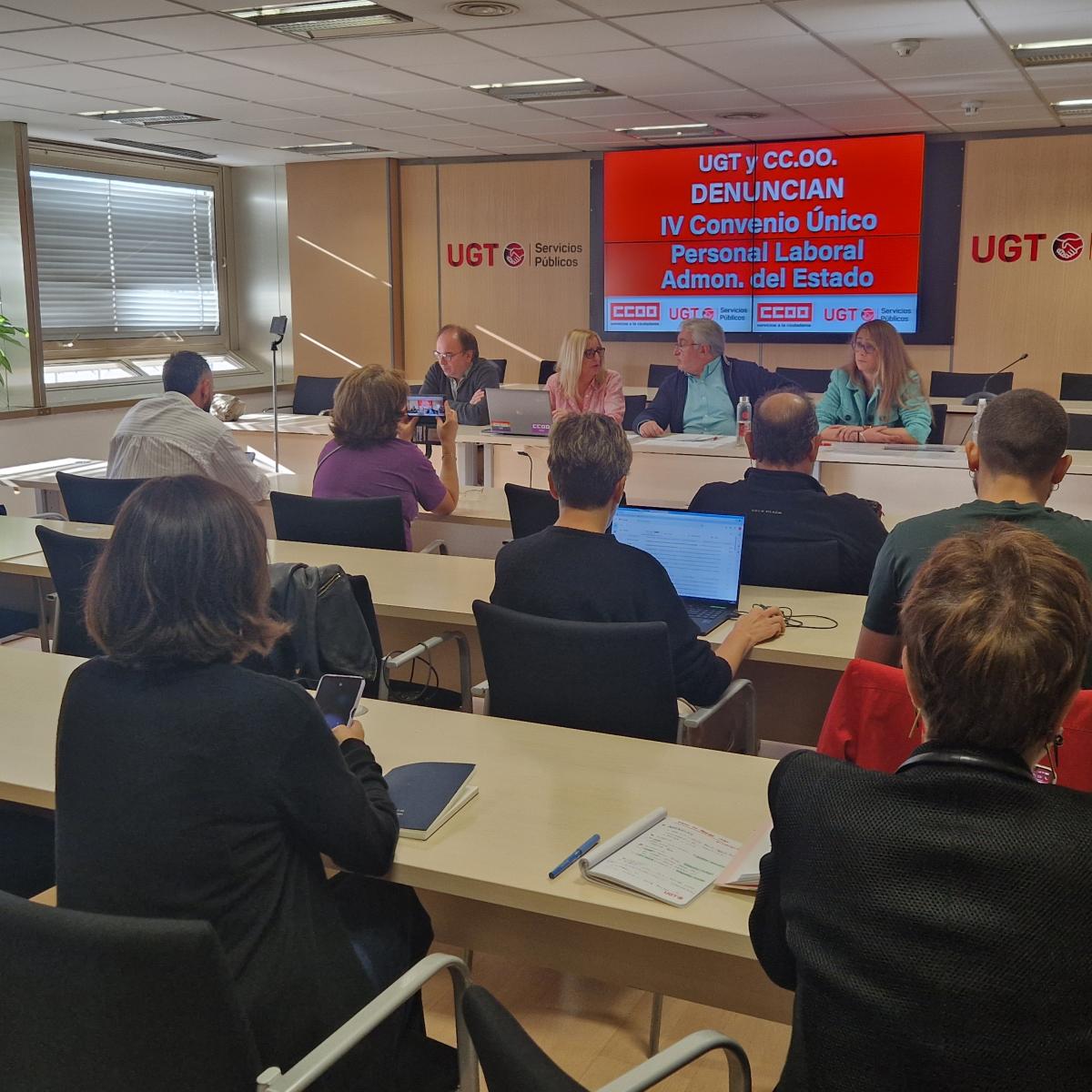 Rueda de prensa para la eliminación de la brecha salarial dentro de la AGE en la negociación del V Convenio Único del personal laboral