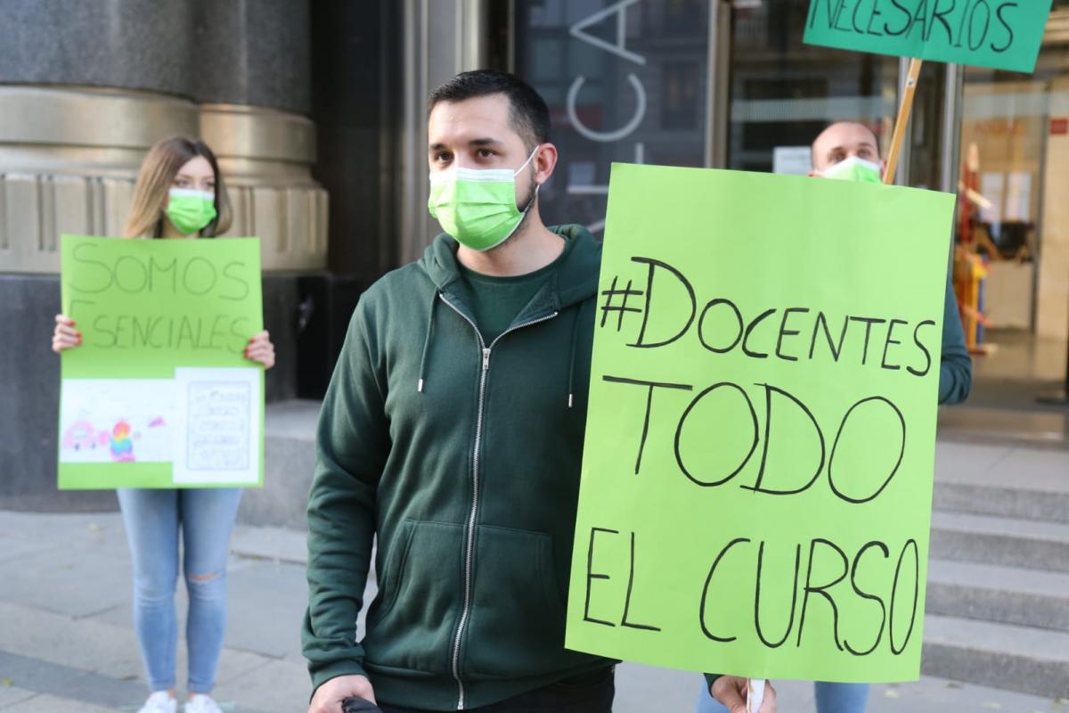 Imagen de la concentración ante la Consejería